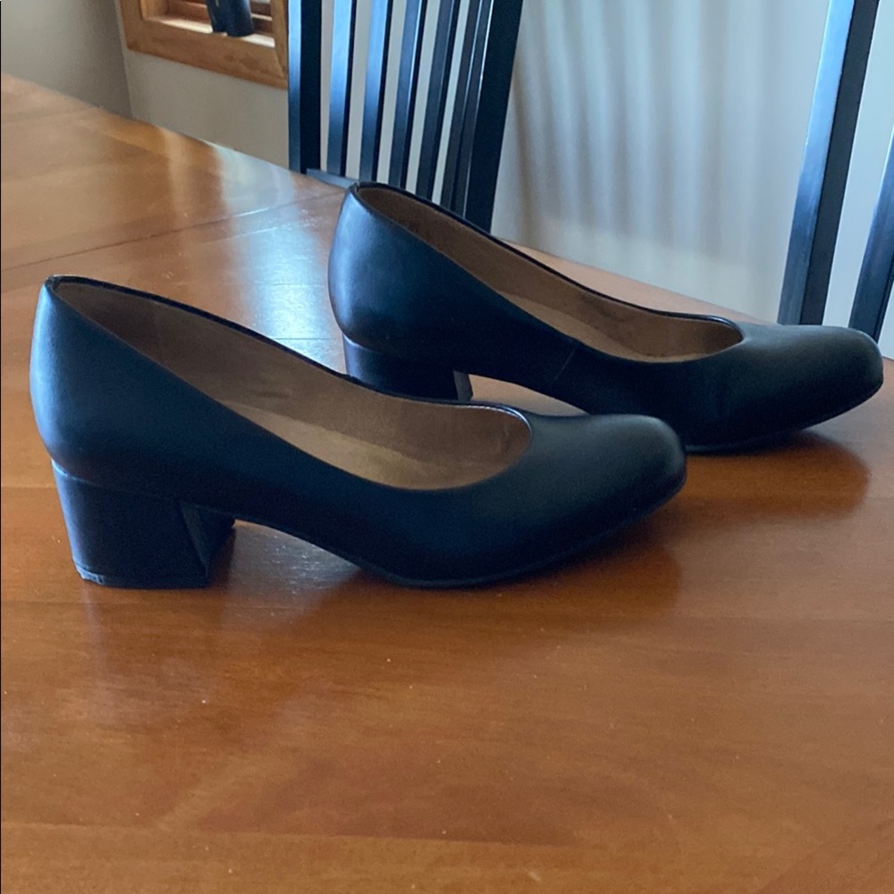Naturalizer Black Flats Classic Comfort